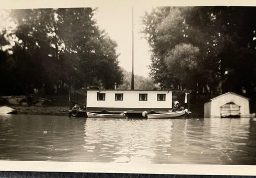 29b-Big-Mu-Houseboat