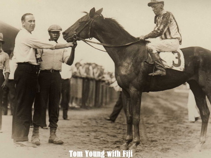 63-Tom-Young-Fiji-paint