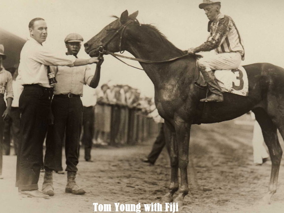 63-Tom-Young-Fiji-paint