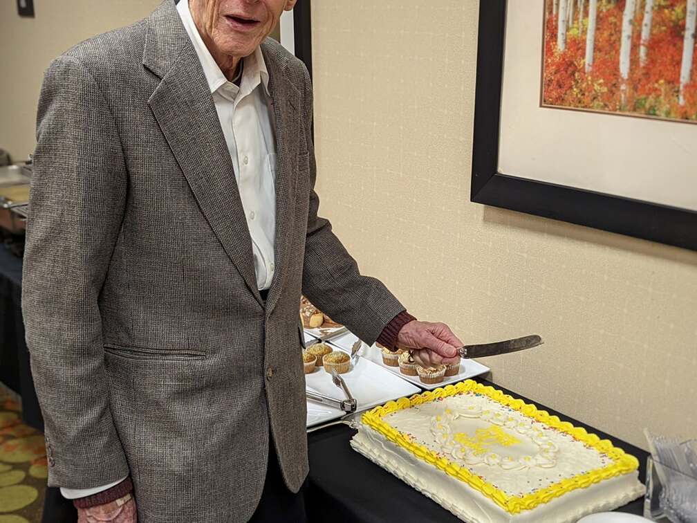 990-PXL 20220227 154350433-PORTRAIT-01