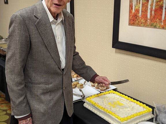 990-PXL 20220227 154350433-PORTRAIT-01