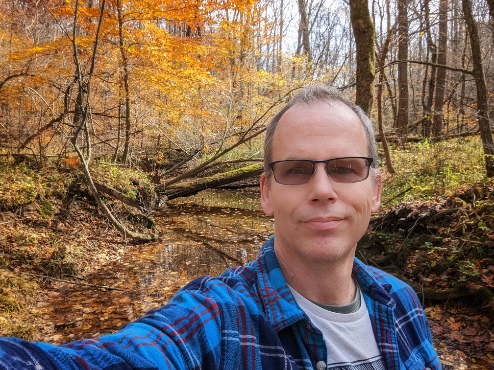 PXL 20221029 182854539-01