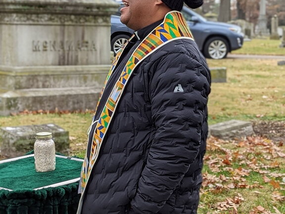 PXL 20221128 161346871.PORTRAIT