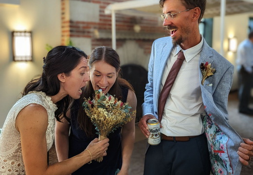 PXL 20220820 185120791.PORTRAIT-01