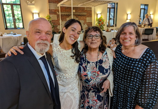 PXL 20220820 223623363