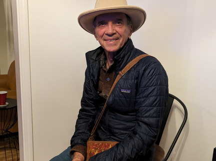 PXL 20240421 022819078