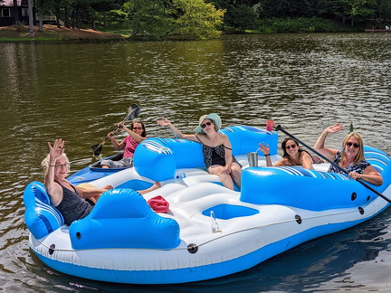 PXL 20220812 195225573 