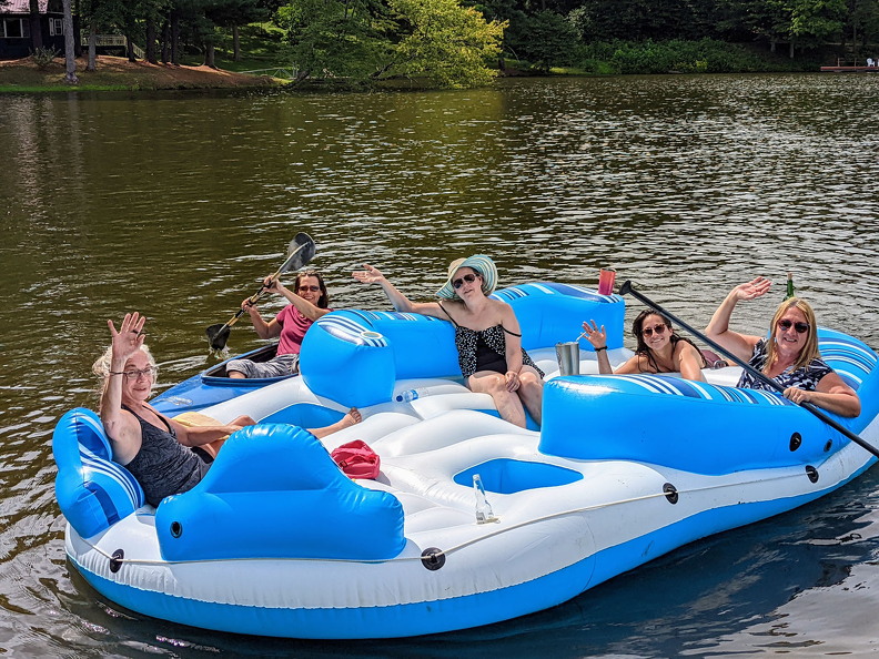 PXL 20220812 195225573 