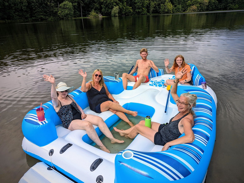 PXL 20220813 194659027 