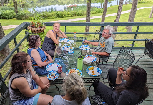 PXL 20220813 225836667