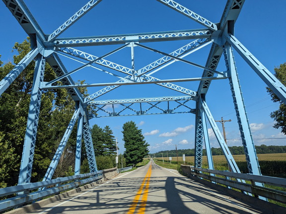 PXL 20230817 211943048