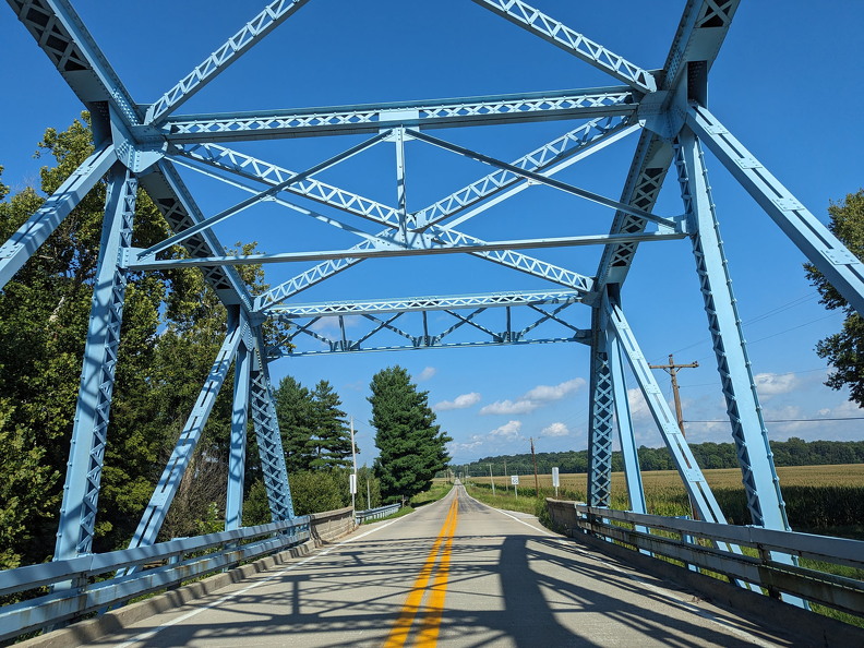 PXL 20230817 211943048