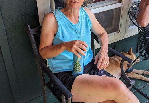 PXL 20230819 211556669 