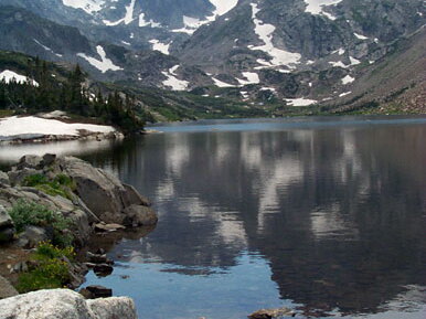 lakeisabelle-peaks-062502