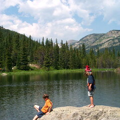 lostlaketrail-ezthea-lake3-062202