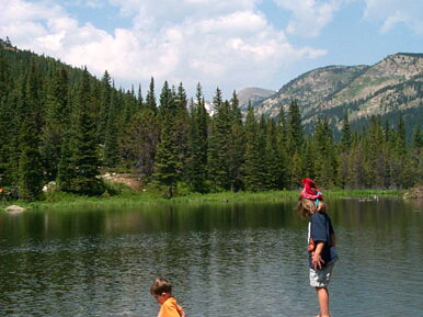 lostlaketrail-ezthea-lake3-062202