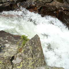 lostlaketrail-river-062202