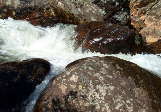 lostlaketrail-waterrocks-062202