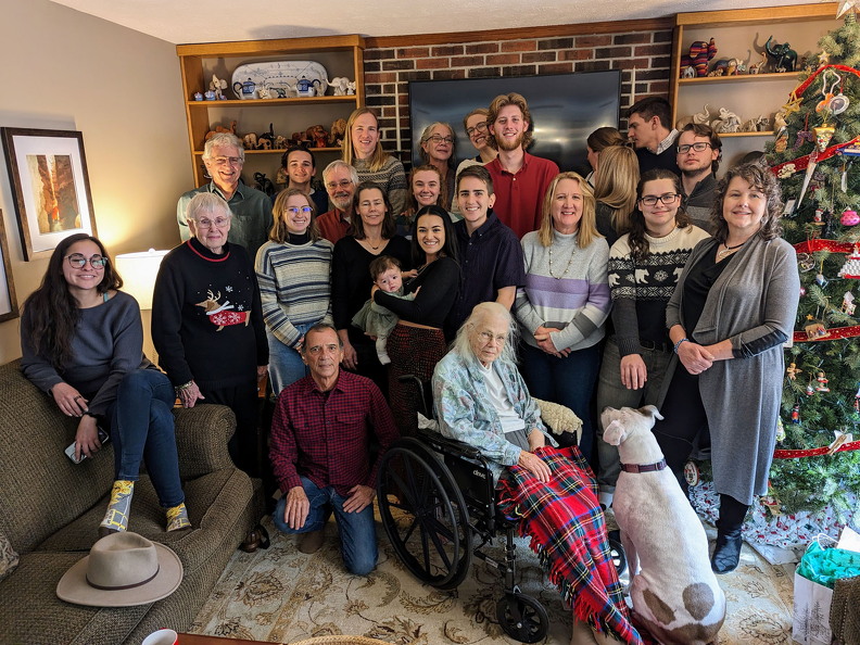 PXL 20221228 182203965 