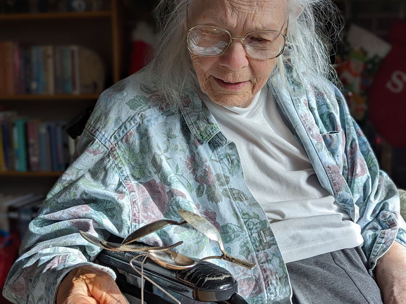 PXL 20221228 183403809.PORTRAIT