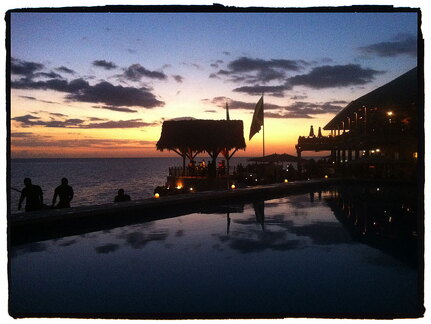 Sunset-Ricks-Cafe-Pool