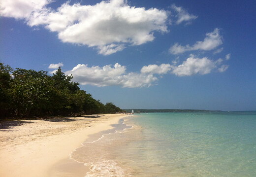 White-Sands-Beach-Northend