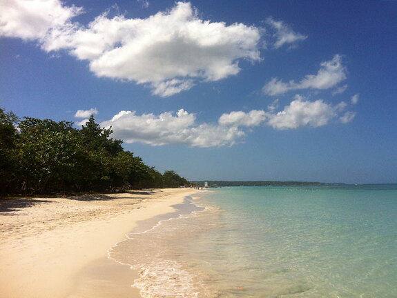 White-Sands-Beach-Northend