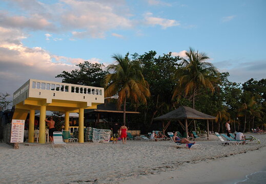 White-Sands-Beach-View1