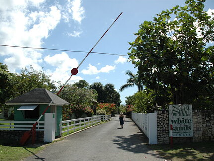 White-Sands-Negril-Entrance
