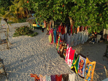 White-Sands-neighbors