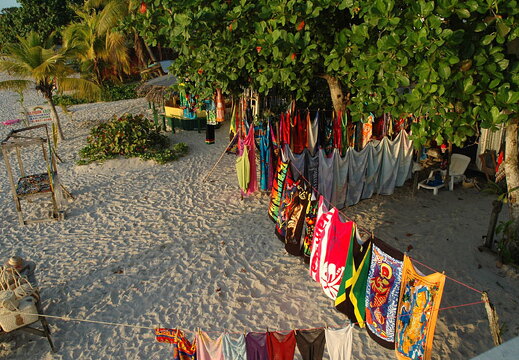 White-Sands-neighbors