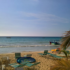 White-Sands-Empty-Sea