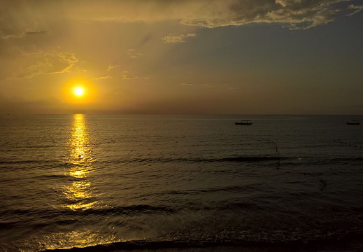 White-Sands-Sunset-Boats